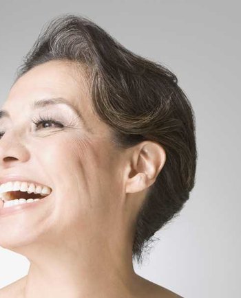 Zašto počinjem primjećivati dlake na određenim dijelovima lica u menopauzi?