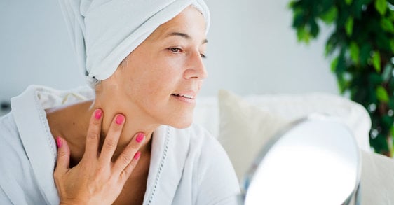Kako menopauza utječe na vašu kožu? Gubitak čvrstoće, suha koža