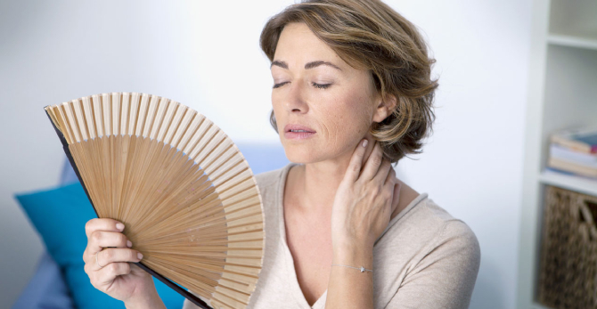Što su valovi vrućine tijekom menopauze i kako se mogu olakšati
